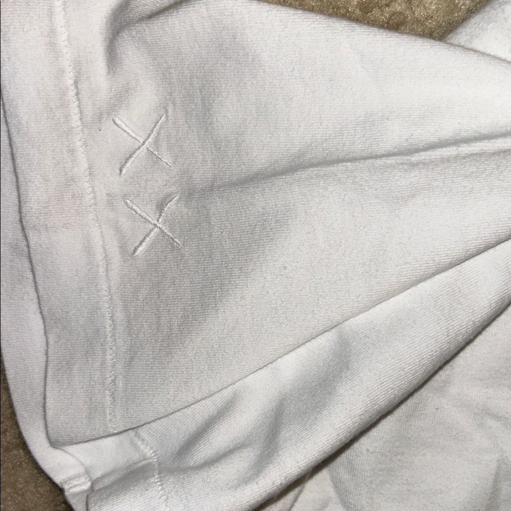 KAWS x Uniqlo UT Pink BFF Hugging Companion T-Shirt White XXL - Picture 5 of 7